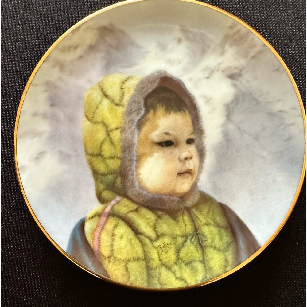 Mini Running Bear Plate - Artist Gregory Perillo 1989